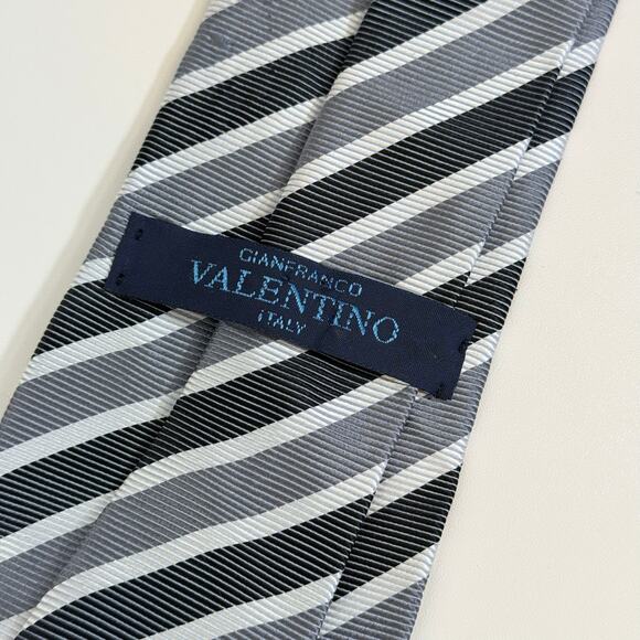 Gianfranco Valentino Necktie Tie 55" Long Gray Striped Silk Formal Preppy Italy - Picture 6 of 8